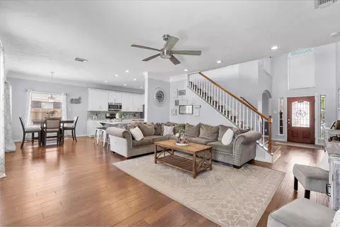 413 Lookout Ln, Dickinson, TX 77539