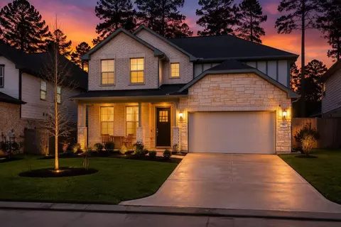 331 Silver Carp Trl, Willis, TX 77318