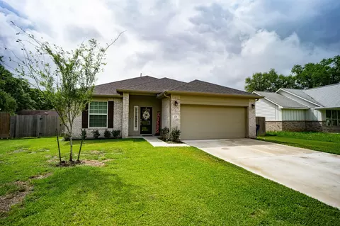 247 Freeman Blvd, West Columbia, TX 77486