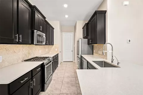 Kitchen - 187 Moon Dance Ct, Conroe, TX 77304 photo 1 of 5