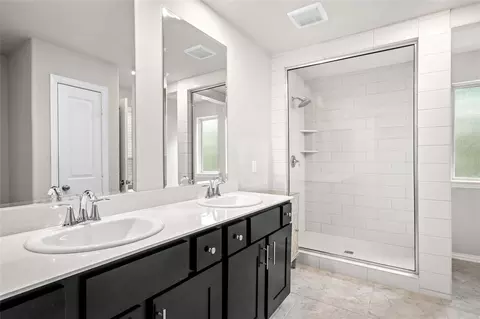 Bath - 187 Moon Dance Ct, Conroe, TX 77304 photo 2 of 4