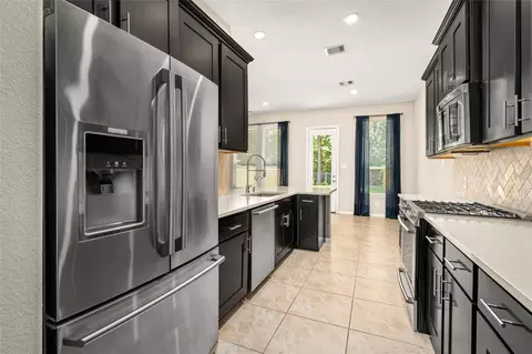 Kitchen - 187 Moon Dance Ct, Conroe, TX 77304 photo 4 of 5