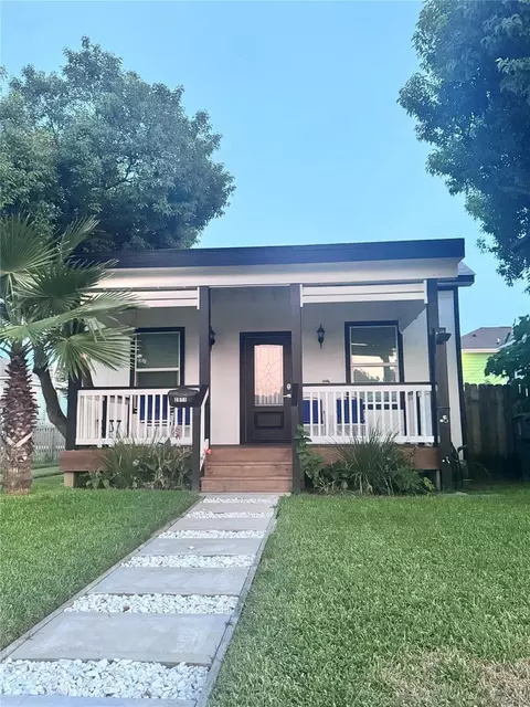 2811 Avenue Q 12, Galveston, TX 77550