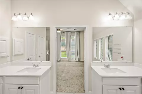 Bath - 28329 Rabbitt Trl, Spring, TX 77386 photo 3 of 5