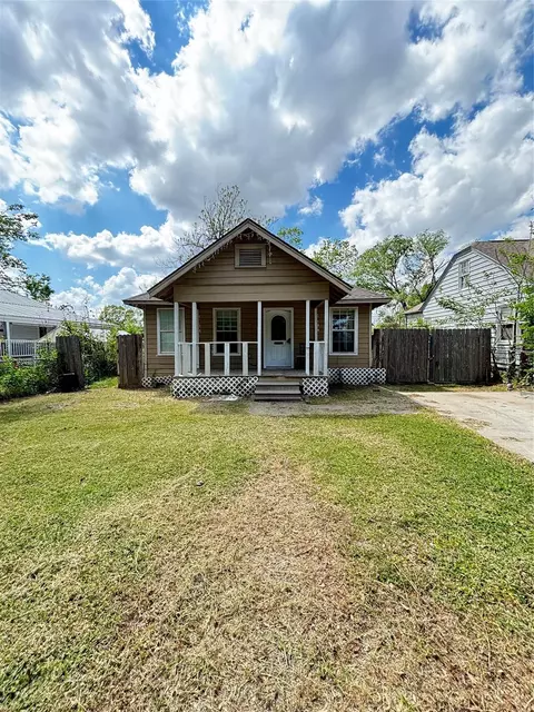 512 Wafer St, Pasadena, TX 77506