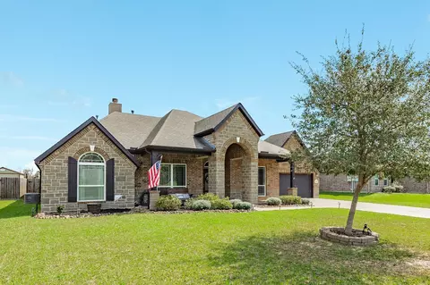 441 Twin Lakes Blvd W, West Columbia, TX 77486