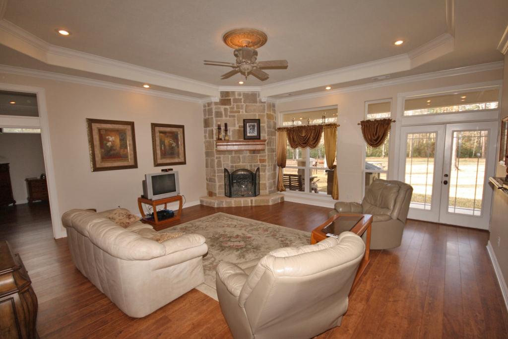 1560 Olde Oaks Ln, Willis, TX 77378 photo 1