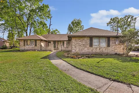 21203 Papoose Ct, Crosby, TX 77532