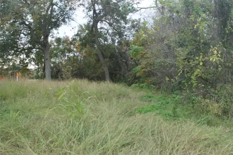 426 Pear St, La Marque, TX 77568