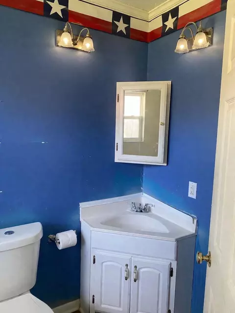 Bath - 7735 Lawrence Dr, Beaumont, TX 77708 photo 3 of 3