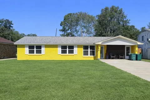 7735 Lawrence Dr, Beaumont, TX 77708