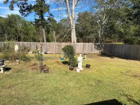 Exterior - 7735 Lawrence Dr, Beaumont, TX 77708 photo 4 of 6