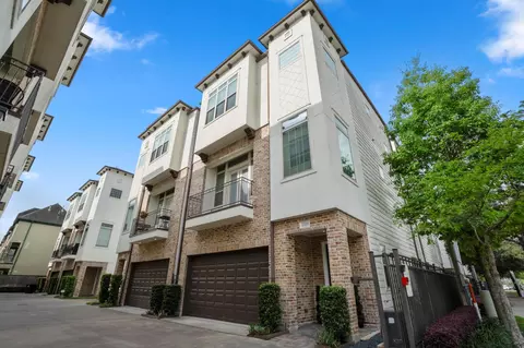 1032 W 26th St #D, Houston, TX 77008