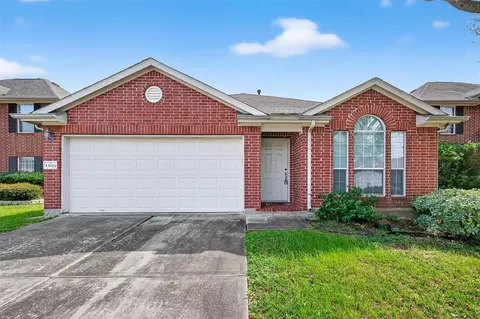 13815 Fraser Lake Ln, Houston, TX 77083