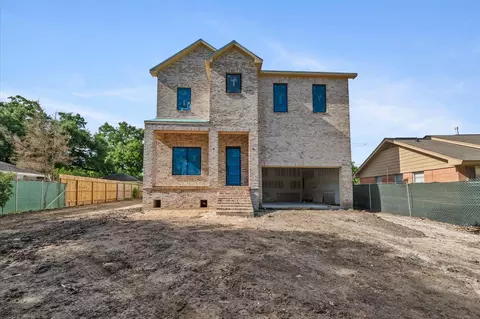 4009 Newshire Dr, Houston, TX 77025
