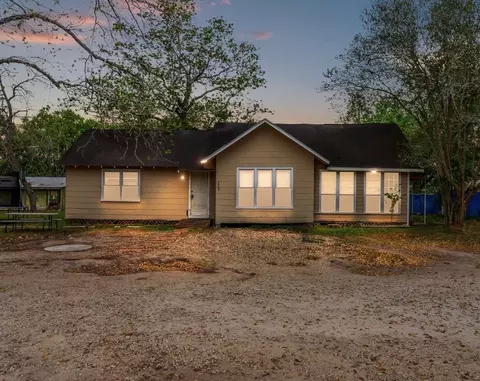 2409 13th, Bay City, TX 77414