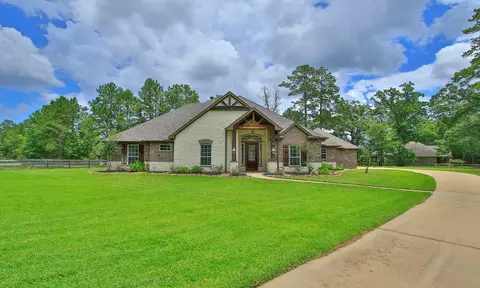 28054 Chuckwagon Trl, Magnolia, TX 77355