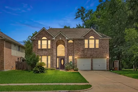16334 Mellow Oaks Ln, Sugar Land, TX 77498