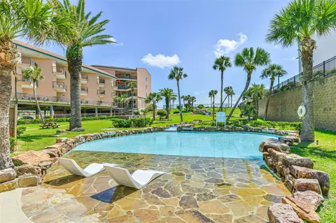 9520 Seawall Blvd #122, Galveston, TX 77554