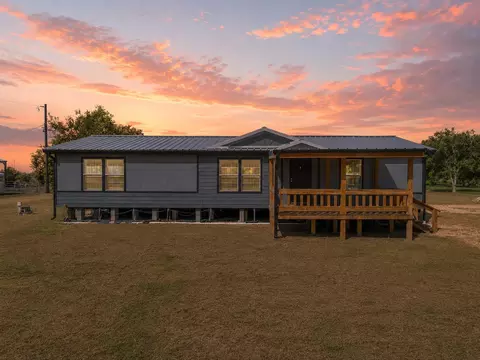 882 County Road 404, Bay City, TX 77414