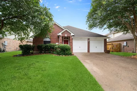 10847 Spruce Dr S, La Porte, TX 77571