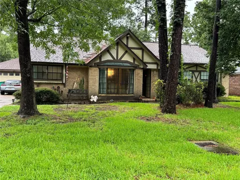 9626 Pinehurst St, Baytown, TX 77521