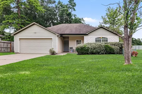 135 Kellyn Oaks Dr, Conroe, TX 77306
