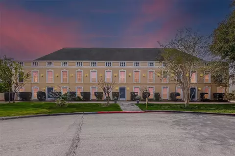 5200 Arboles Dr #2, Houston, TX 77035