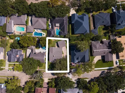 8919 Manhattan Dr, Houston, TX 77096
