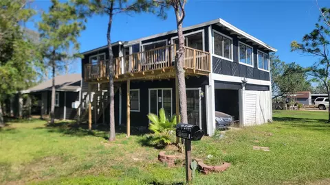12018 Sandpiper Rd, Angleton, TX 77515