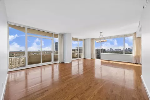 15 Greenway Plz #14F, Houston, TX 77046
