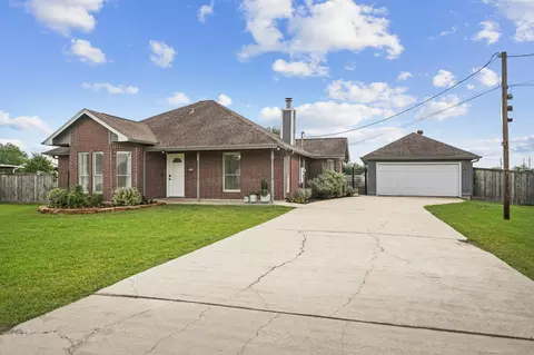 3603 Lone Pine Dr, Santa Fe, TX 77510