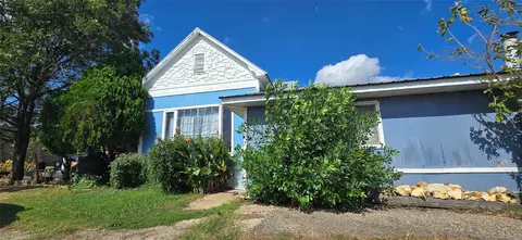 807 N Manse Ave, Giddings, TX 78942