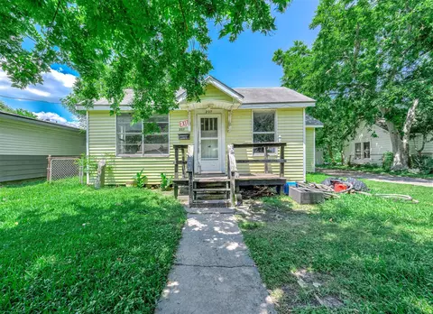 207 N Logan St, Texas City, TX 77590