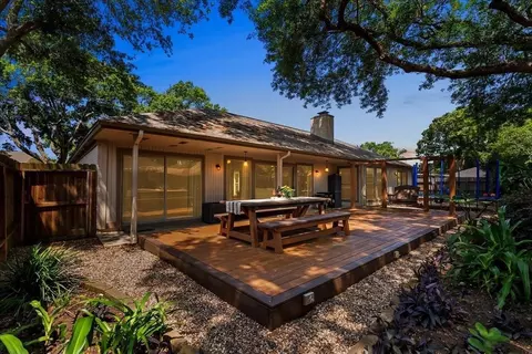1626 Lake Bluff Dr, El Lago, TX 77586