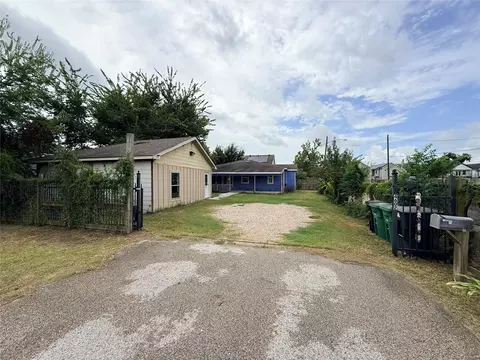 4602 Nichols St, Houston, TX 77020