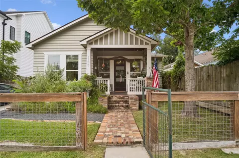 1105 Tabor St, Houston, TX 77009