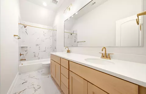 Bath - 454 Lontano Path, Willis, TX 77318 photo 6 of 8