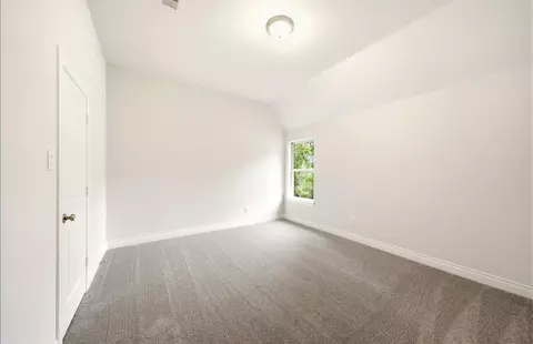 Bedroom - 454 Lontano Path, Willis, TX 77318 photo 5 of 6