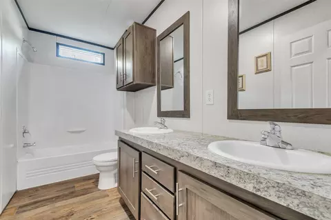 Bath - 9529 Cypress Dr, Willis, TX 77318 photo 3 of 3