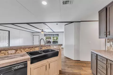 Kitchen - 9529 Cypress Dr, Willis, TX 77318 photo 5 of 5