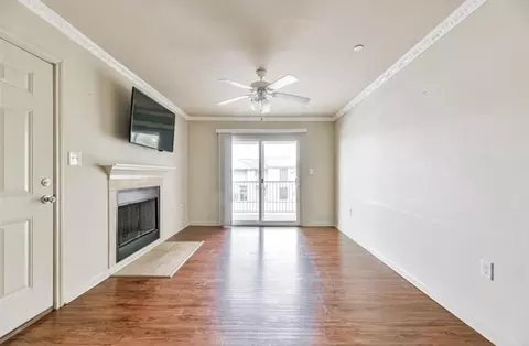 7600 Emmett F Lowry Expy #416, Texas City, TX 77591