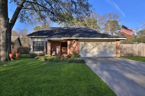 9102 Woodhouse Dr, Spring, TX 77379