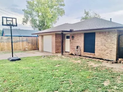 2609 Ivy St, Houston, TX 77026