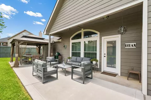 Exterior - 103 Cove Pl, Montgomery, TX 77356 photo 6 of 9