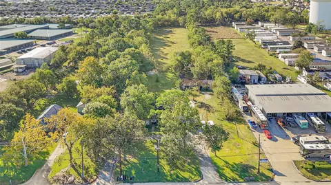 2926 Massey Tompkins Rd, Baytown, TX 77521