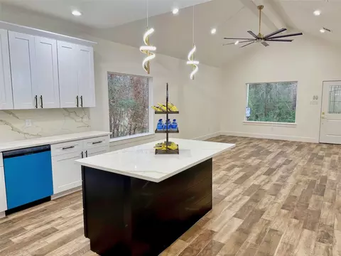 Kitchen - 410 Coast Loop, Trinity, TX 75862 photo 4 of 5