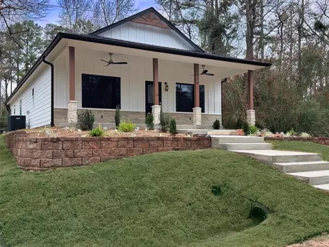 Exterior - 410 Coast Loop, Trinity, TX 75862 photo 2 of 4