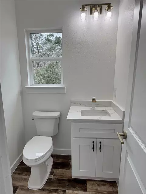 Bath - 410 Coast Loop, Trinity, TX 75862 photo 1 of 3