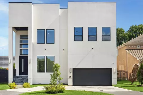 4670 Cedar St, Bellaire, TX 77401